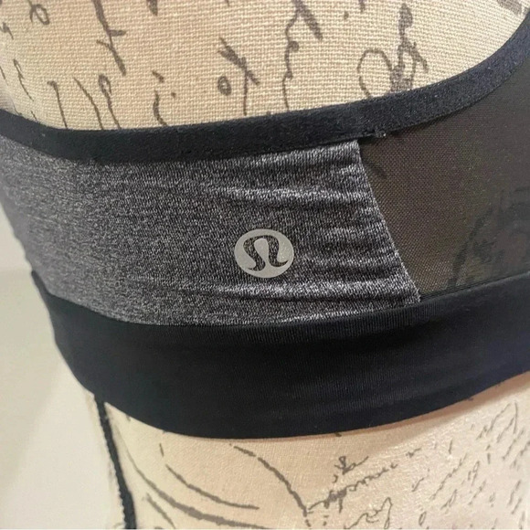Lululemon Speed Up Bra Sports Top Yoga Run Mesh Black Gray Size 4 - Picture 3 of 7